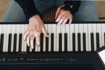 Piano Tutor Video Thumb 2